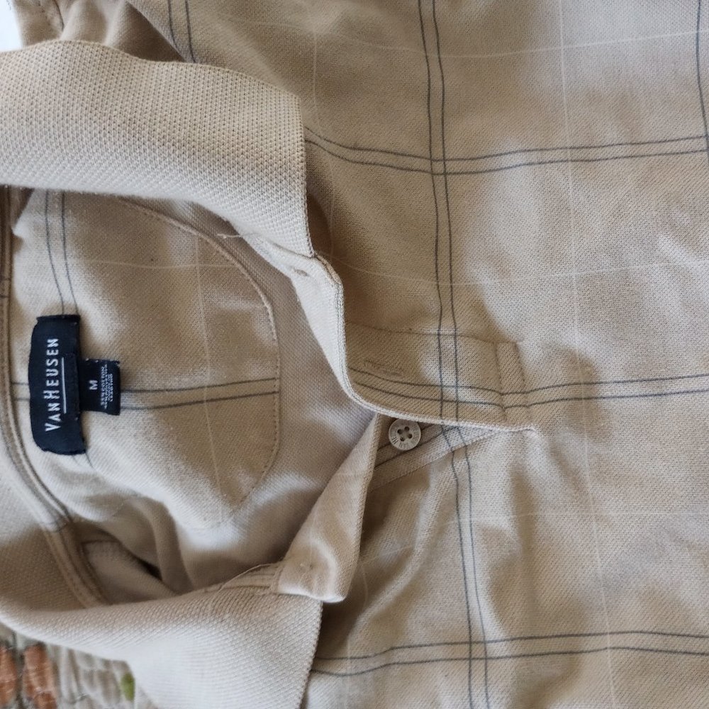 Men's tan Medium van Heusen polo shirt